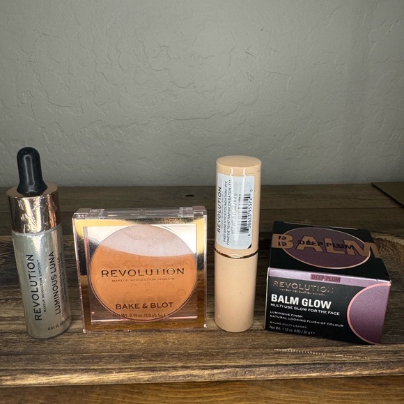 Makeup Revolution Other - Makeup Revolution 4 piece bundle-highlighter-blot and bake-concealer-balm glow